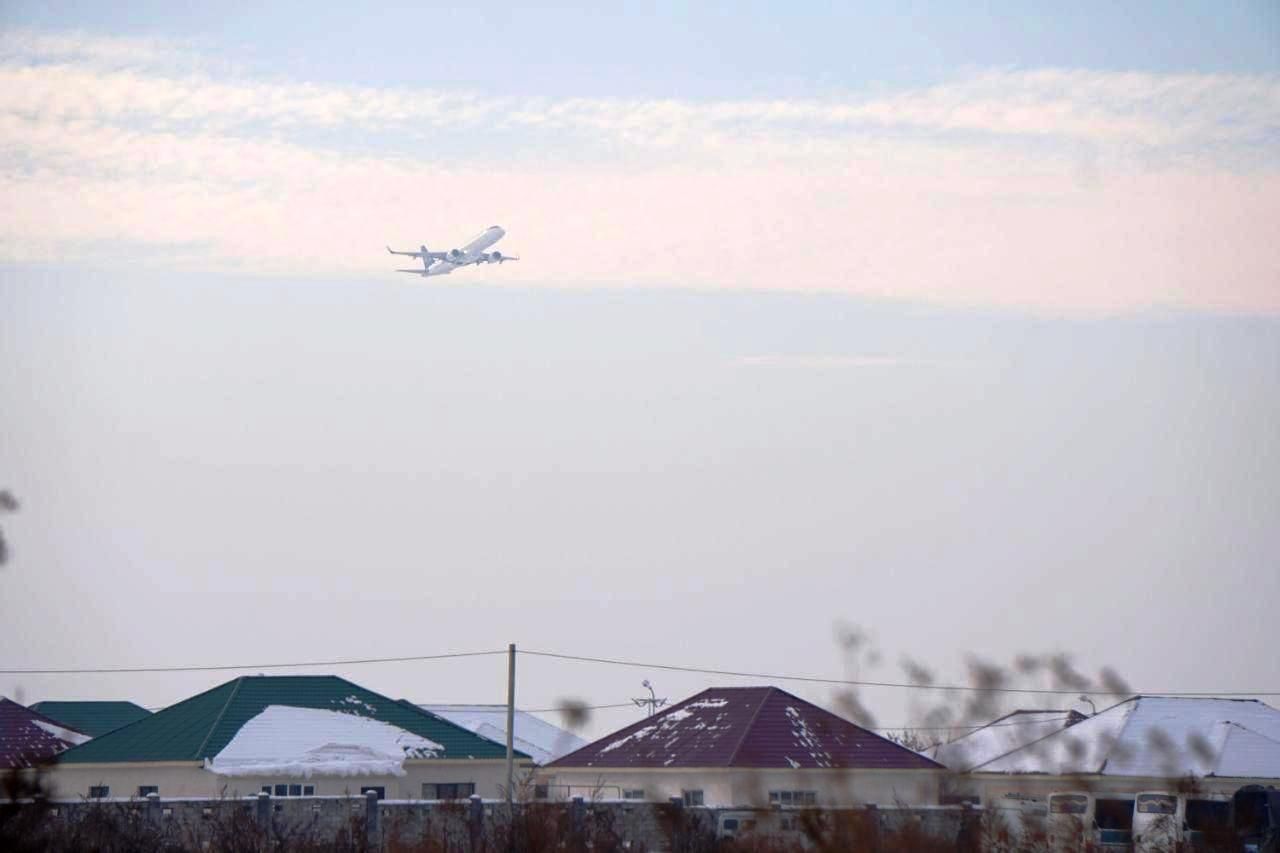 Әуежай маңындағы үйлер неге көшірілмеді?