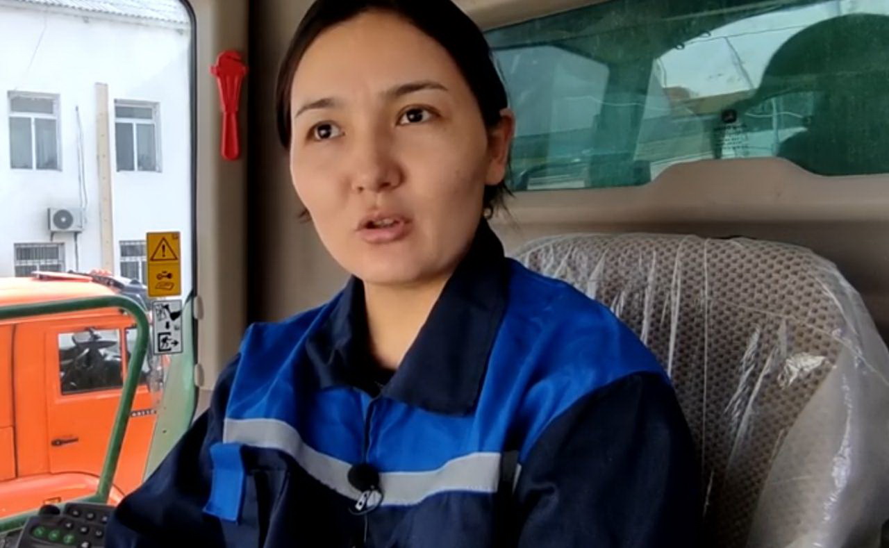 Ауыр техниканы ауырсынбаған арулар