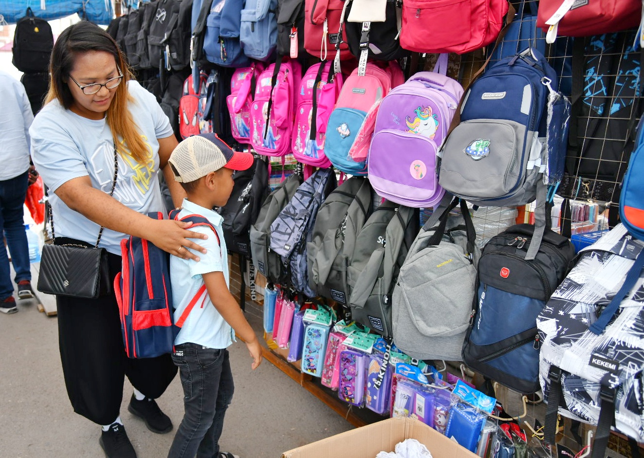 Мектеп тауарларын таңдағанда...