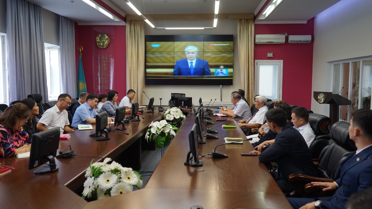 Жәңгір хан студенттері жаңаруды қолдайды