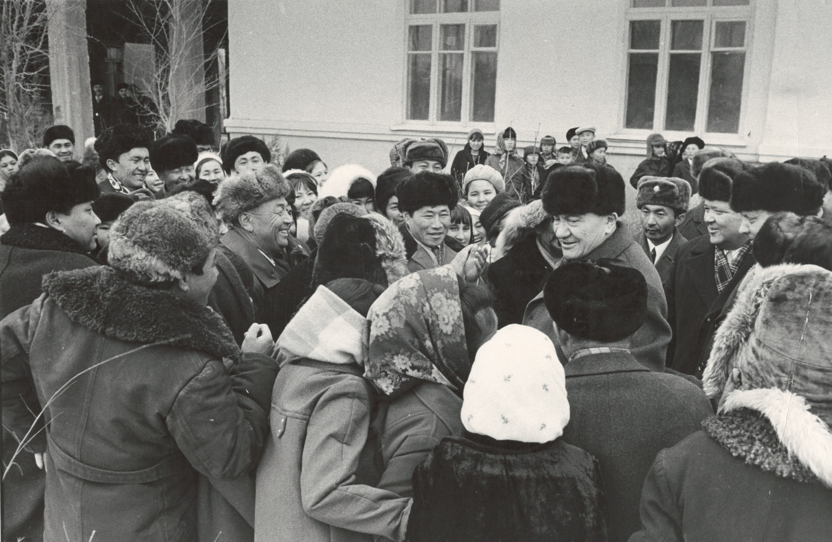 Кемел ойлы, кең жүректі алып адам