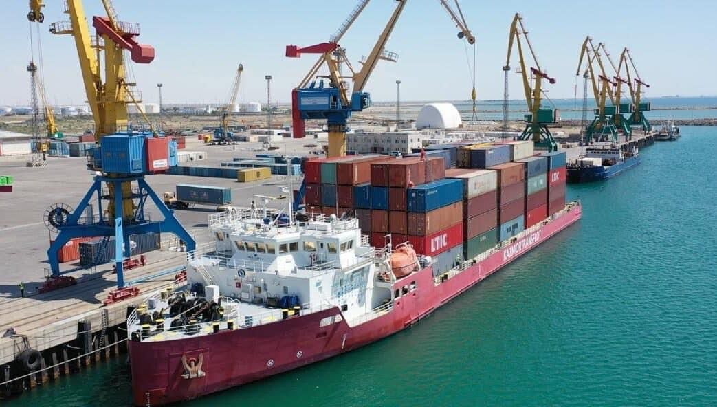 Контейнерлік кеме алғашқы сапарына жол тартты