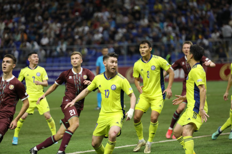 Топ бастады жігіттер «томағасын» сыпырып