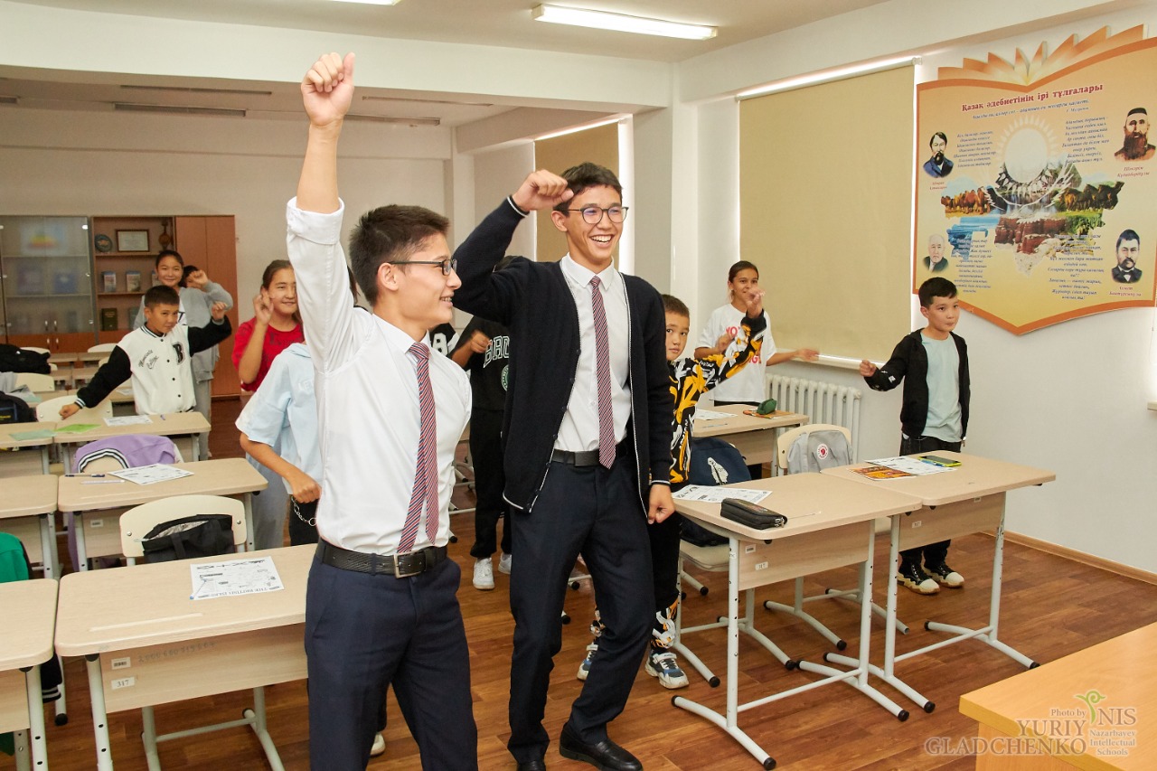 Өзге тілдің бәрін біл…