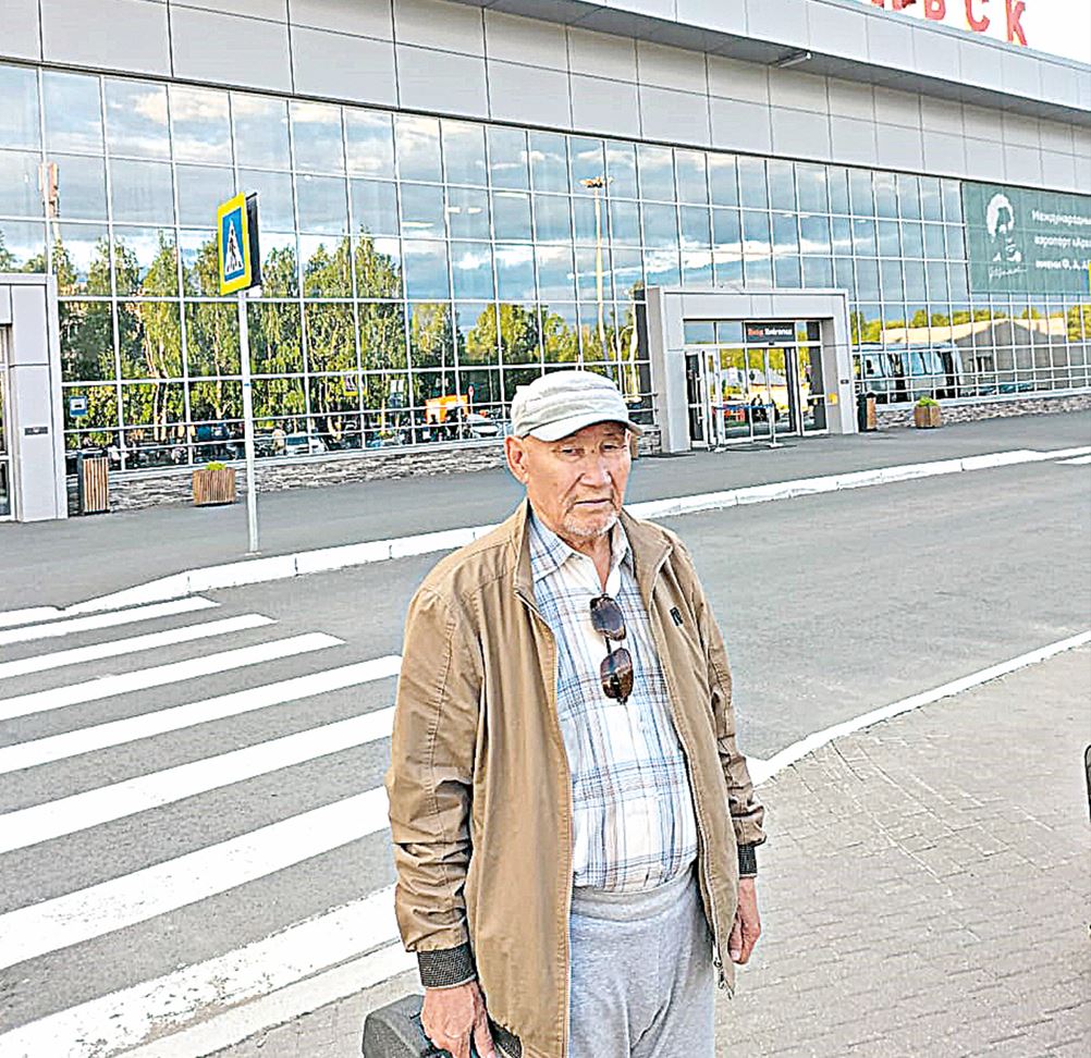 Ақаң ізімен жүрген ақсақал