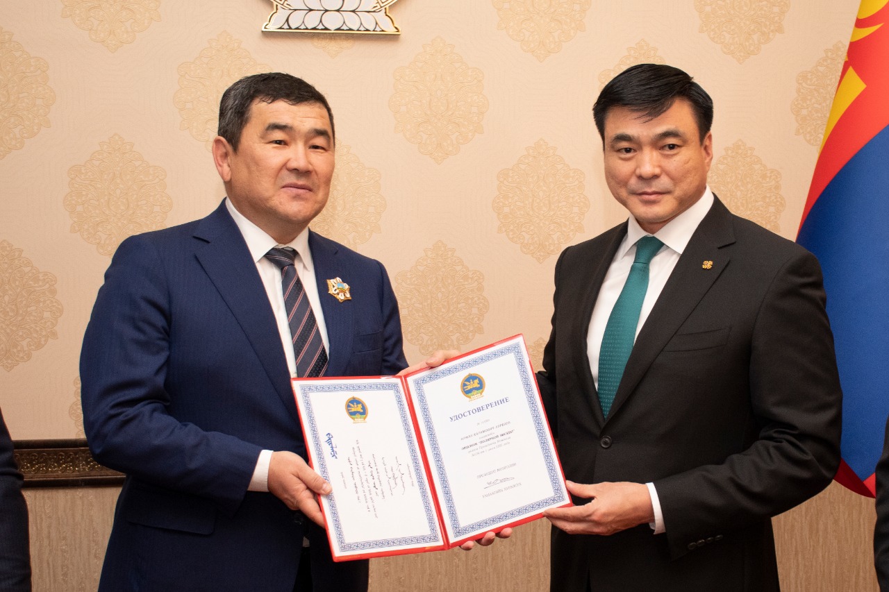 Екі қазақстандыққа Моңғолия президентінің марапаты табысталды