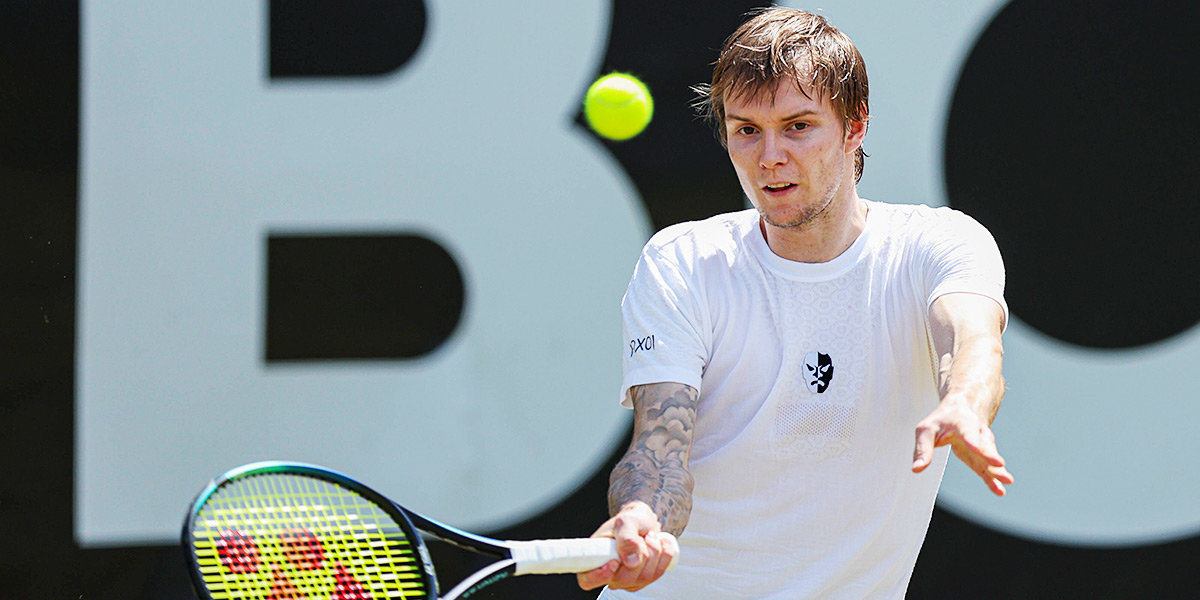 Алғашқы кезеңде сүрінді