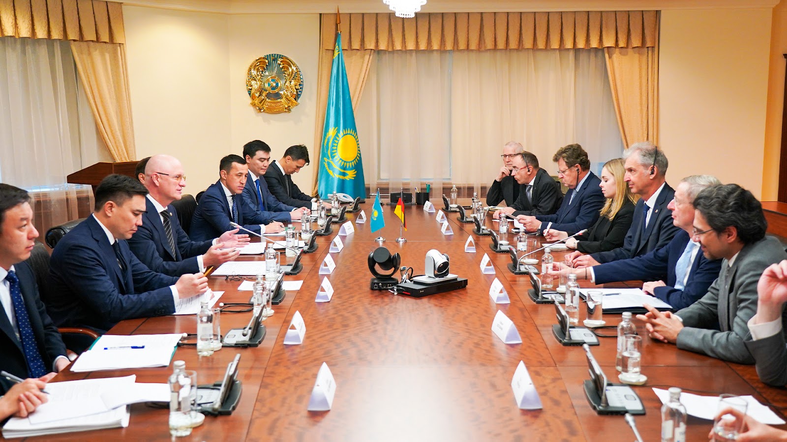 Германия іскерлерімен келіссөз