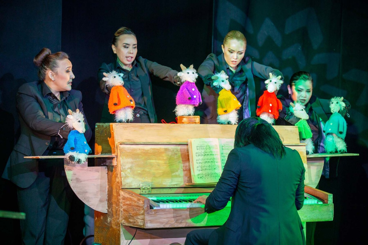 Қуыршақ театрындағы қуаныш