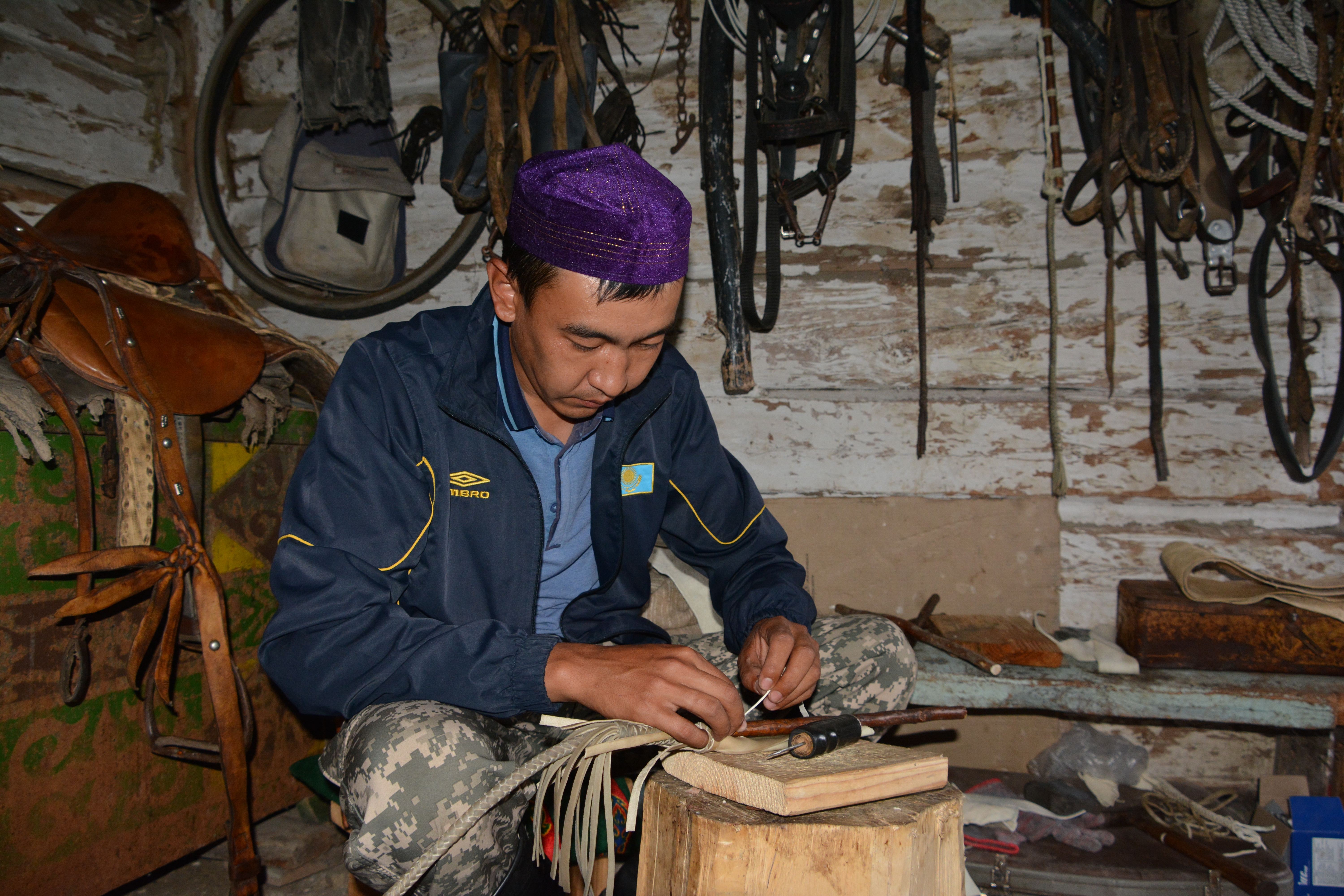 Қамшы шебері