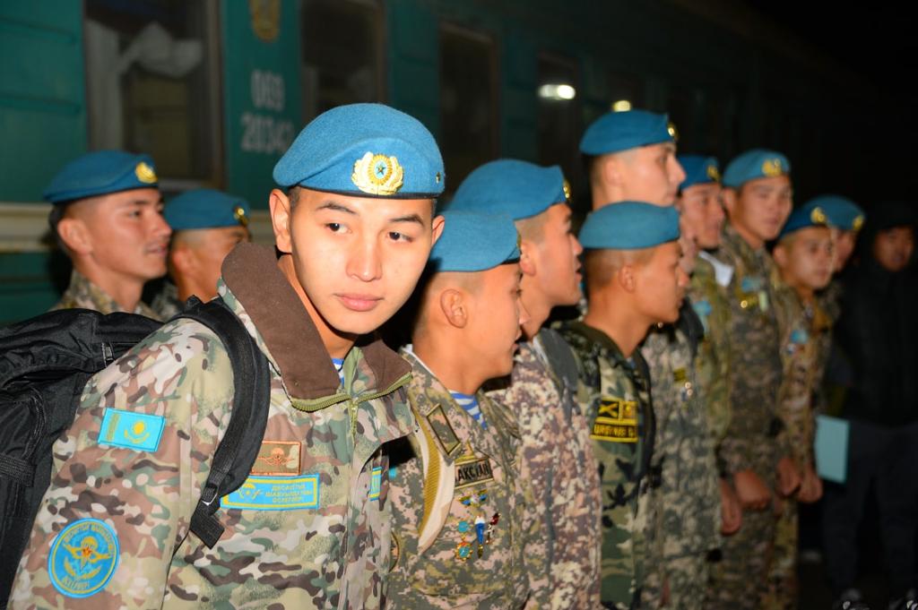 Әскерден қайтқан сарбаздар