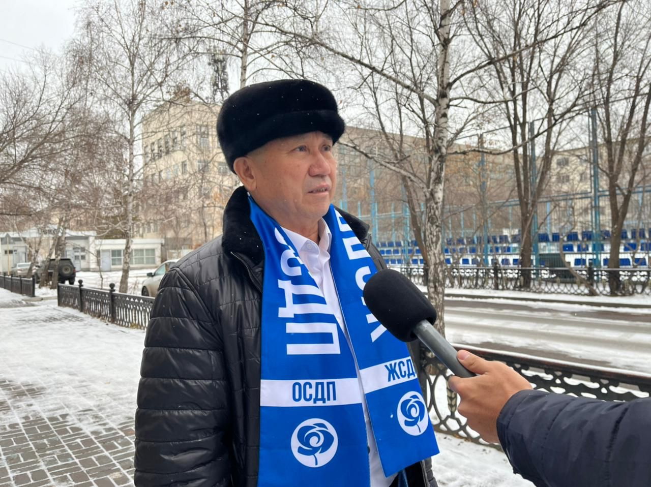 «Олигархатпен күрес, саяси реформа»: Нұрлан Әуесбаевтың сайлауалды науқаны қалай өтіп жатыр?