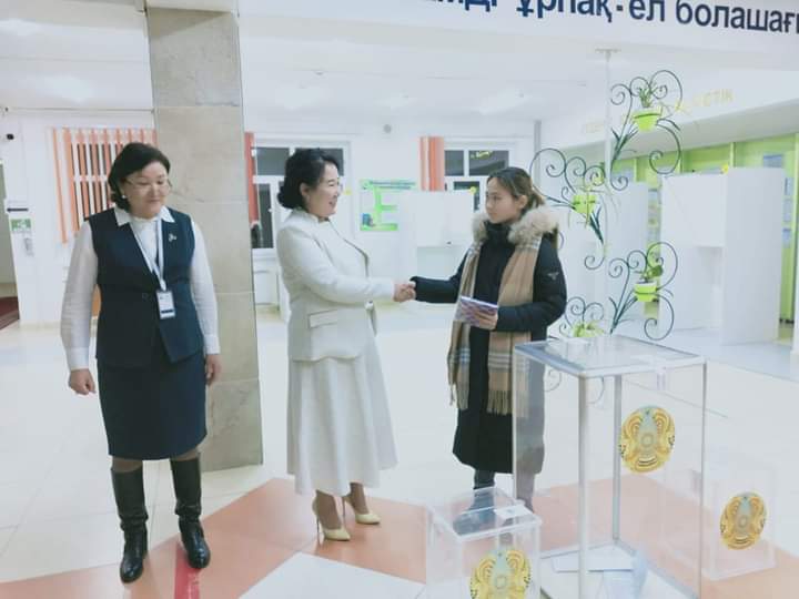 Қызылордада алғаш рет таңдау жасаған жастарға сыйлық берілді