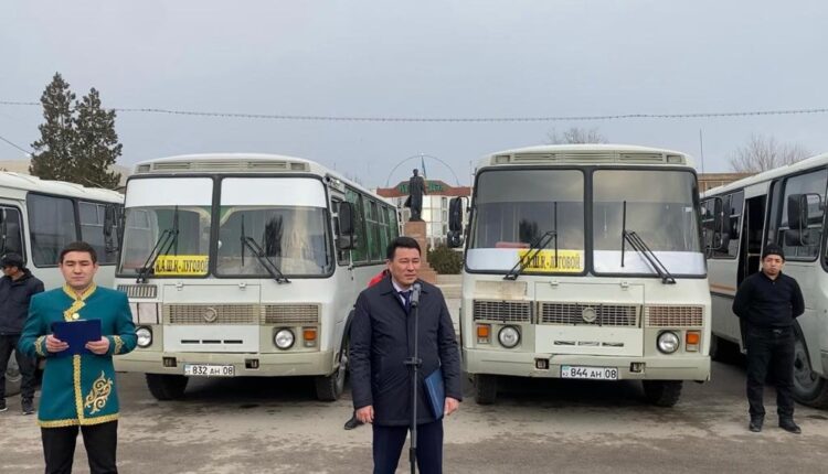 Оқушылар отыз теңгемен қатынайды