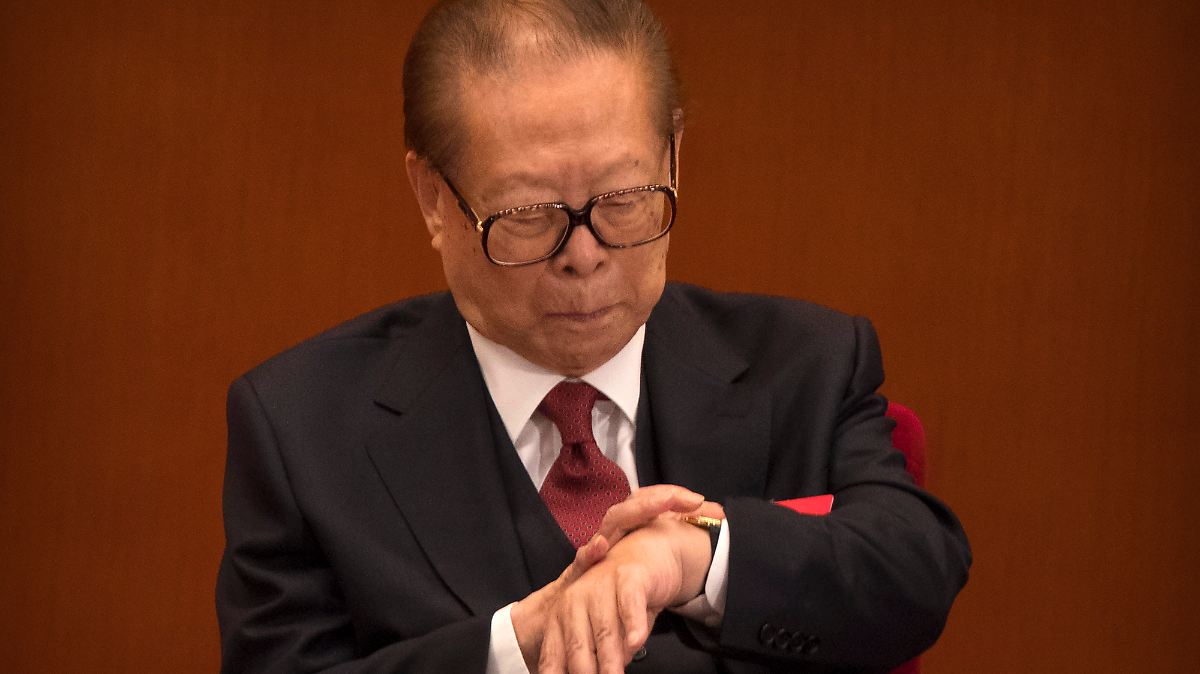 Дипломатиялық қатынасты нығайтқан тұлға