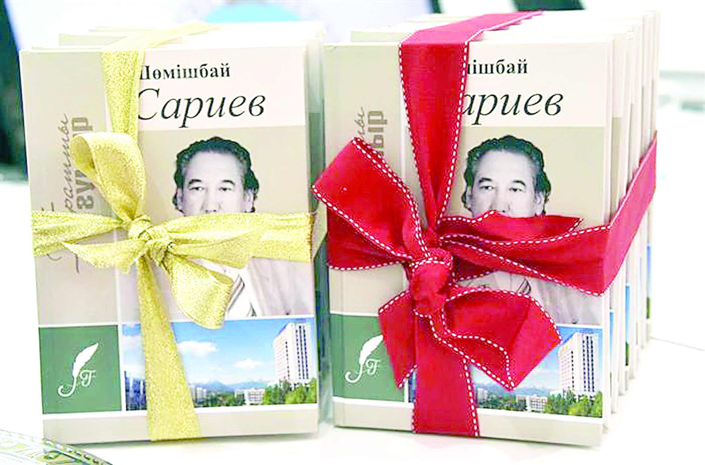 Өз әлемін ән-жырмен өрнектеген