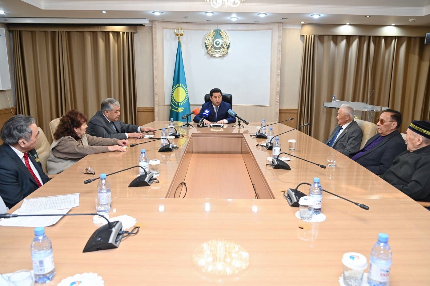 Ақсақалдарға сәлем беру парыз