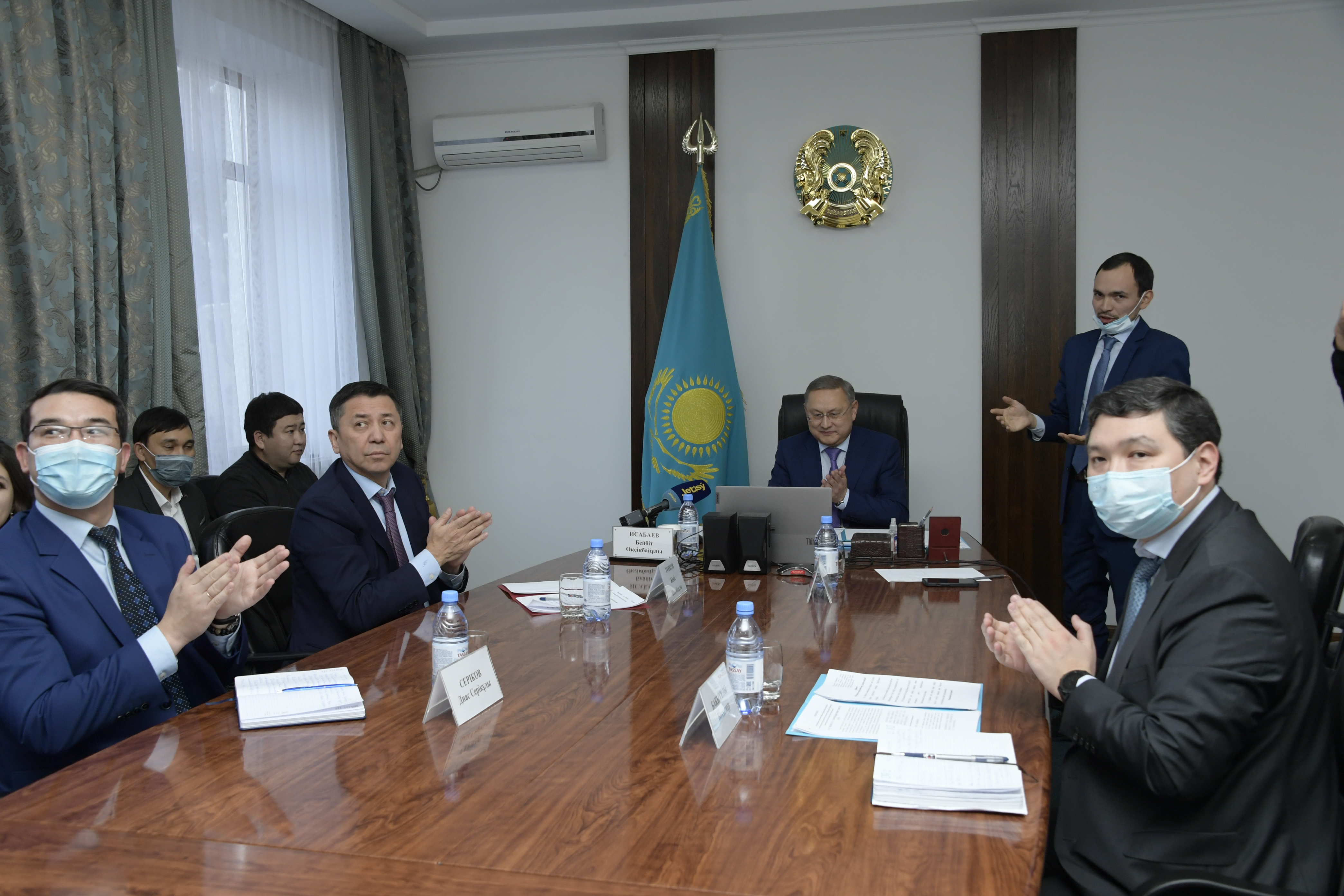 Меморандумға қол қойды