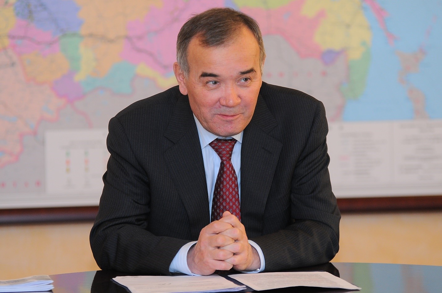 Уәдеге мәрт, іске жомарт