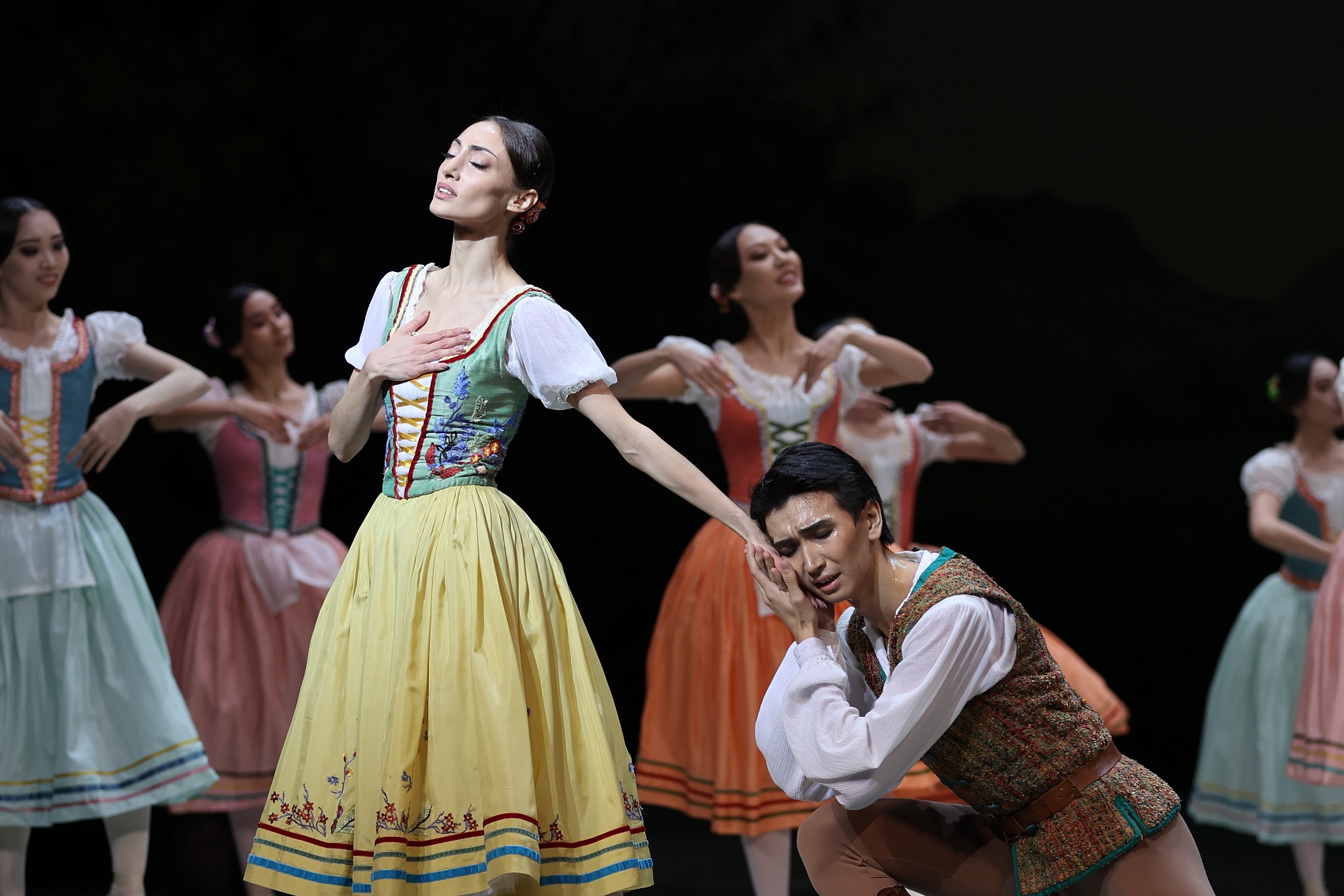 Минскіде өнер көрсетеді