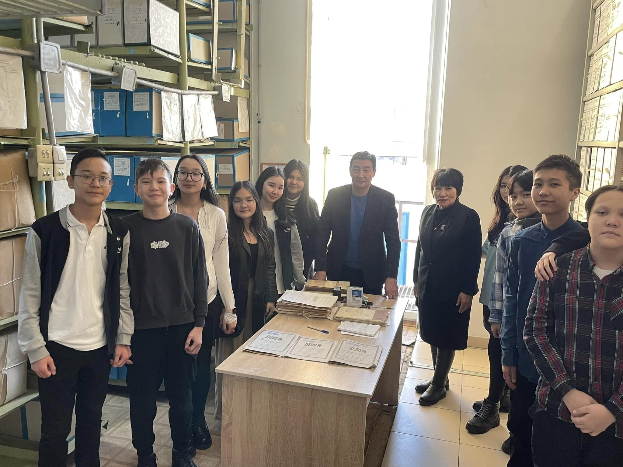 Архив көрген оқушылар