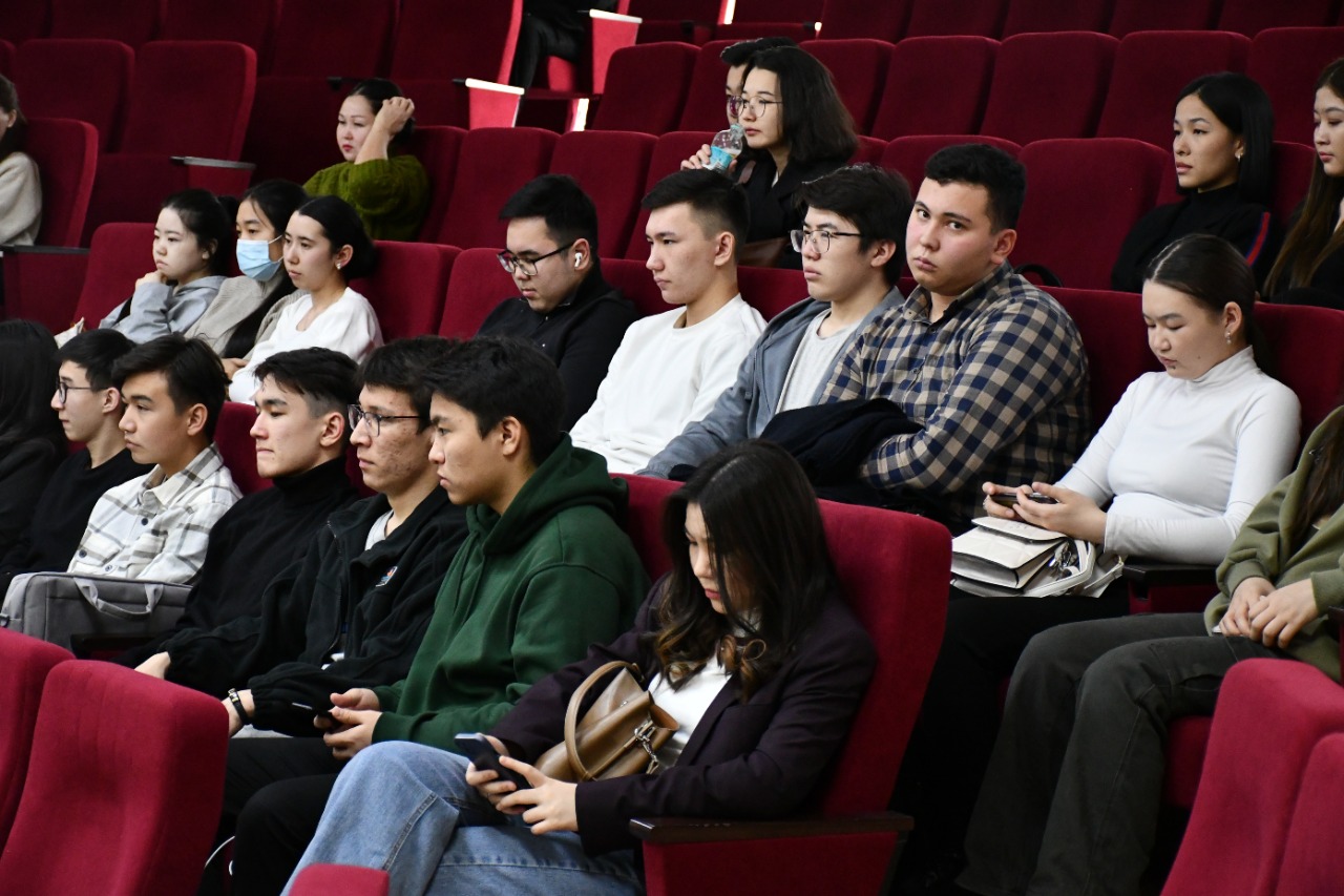 Алматы студенттері алкогольді ішімдіктер ішу жөніндегі зерттеулерге қатысты