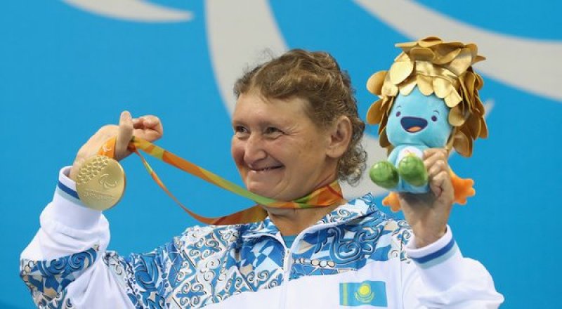 Чемпион оқушылармен кездесті