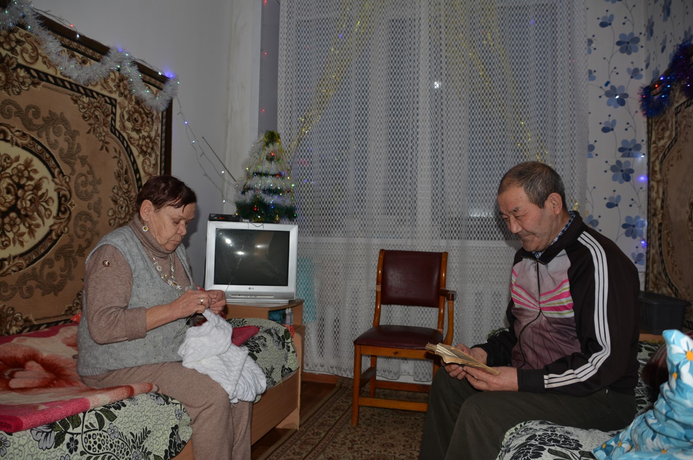 Қарттар үйінің қамқорлығы