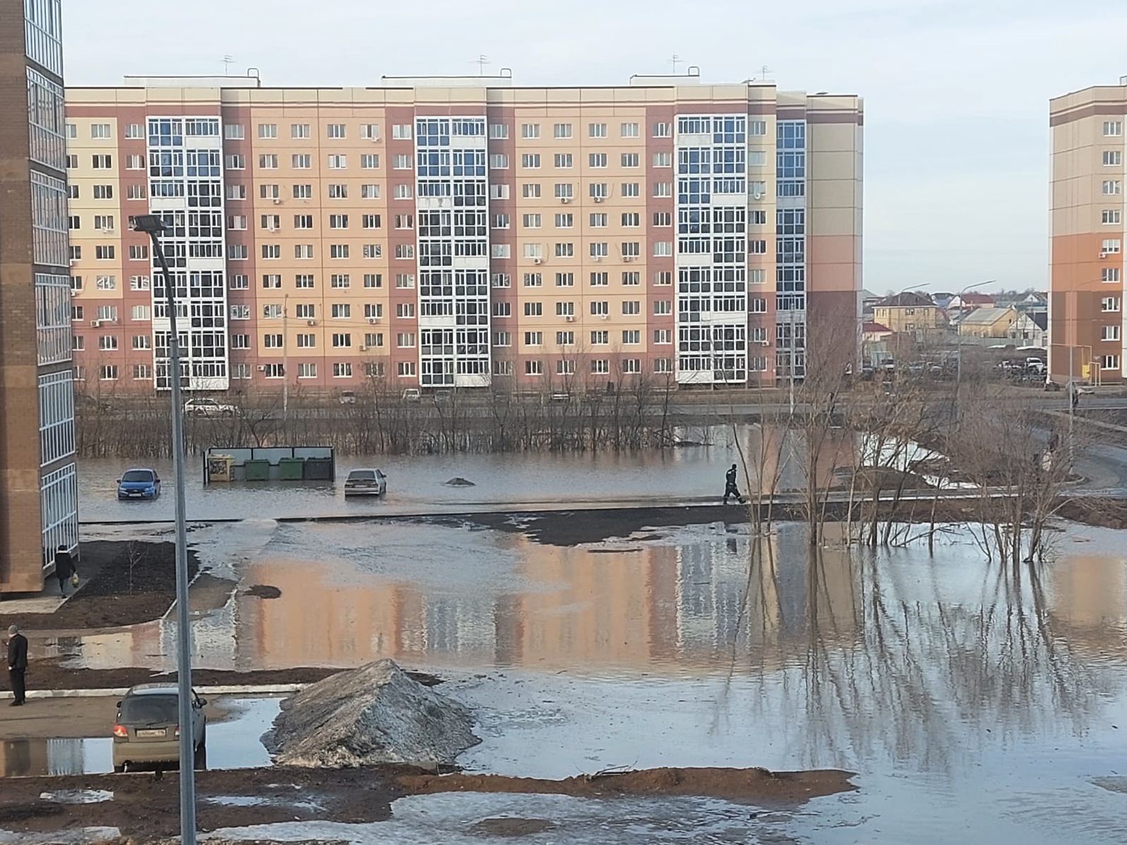 Суға толған жертөлелер