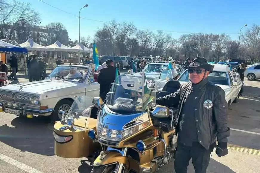 Қонаевта ретрокөліктер шеруі ұйымдастырылды