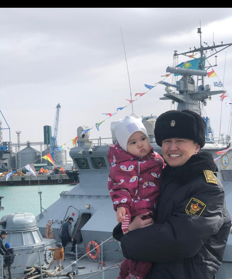 Көк теңізге көз тіккен