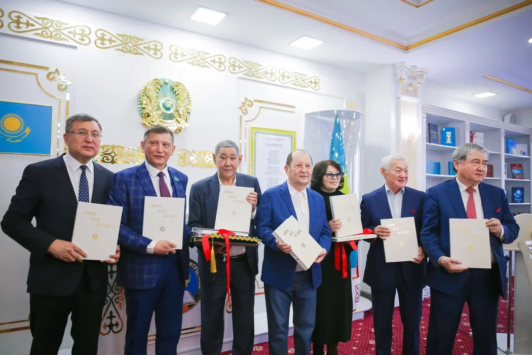 «Көпен келе жатыр!...»