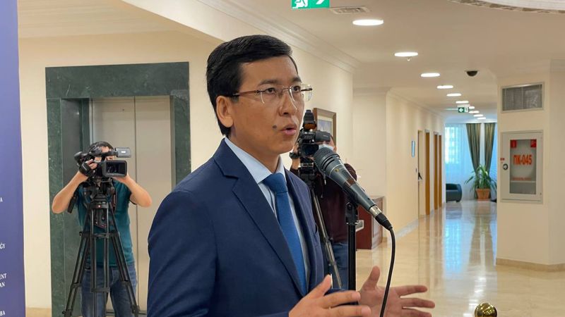 «Өте талапшыл басшы»: Асхат Аймағамбетов Әлихан Смайылов жайлы не ойлайтынын айтты