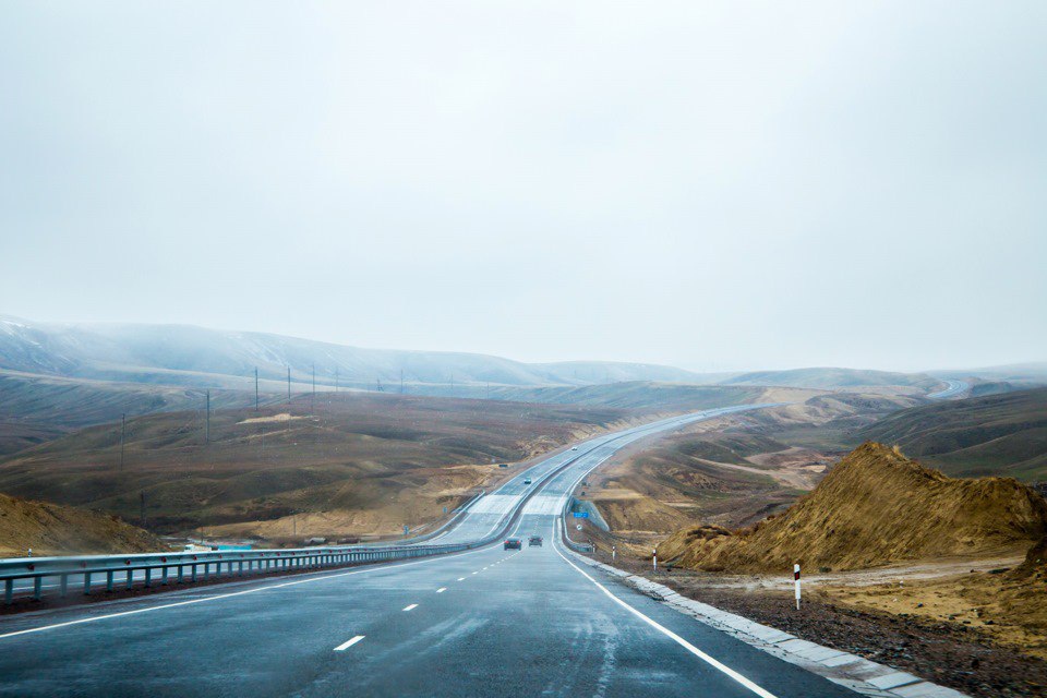 Күре жол қорымның үстінен өте ме?