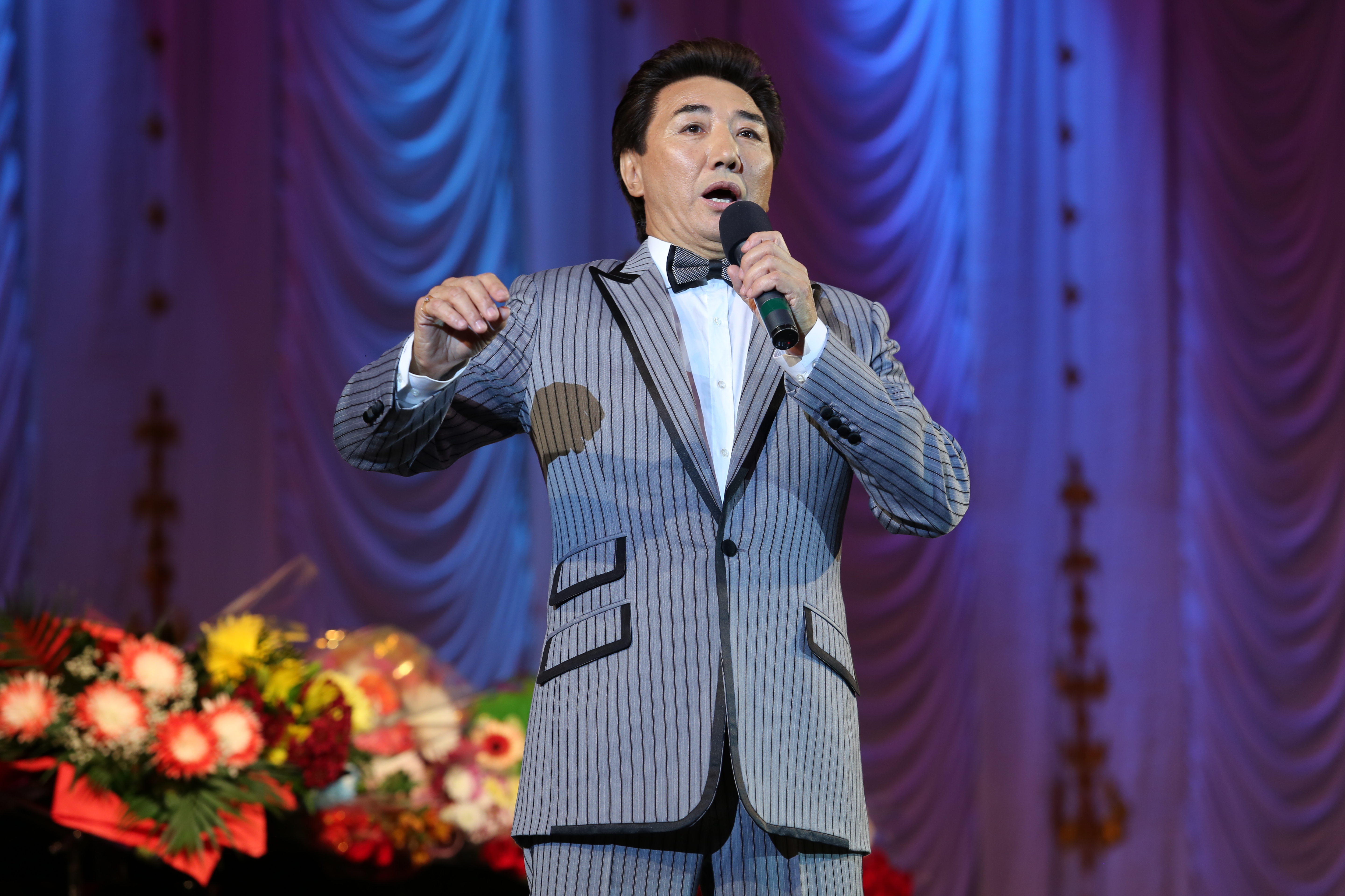 Әнші бойтұмары – Абай