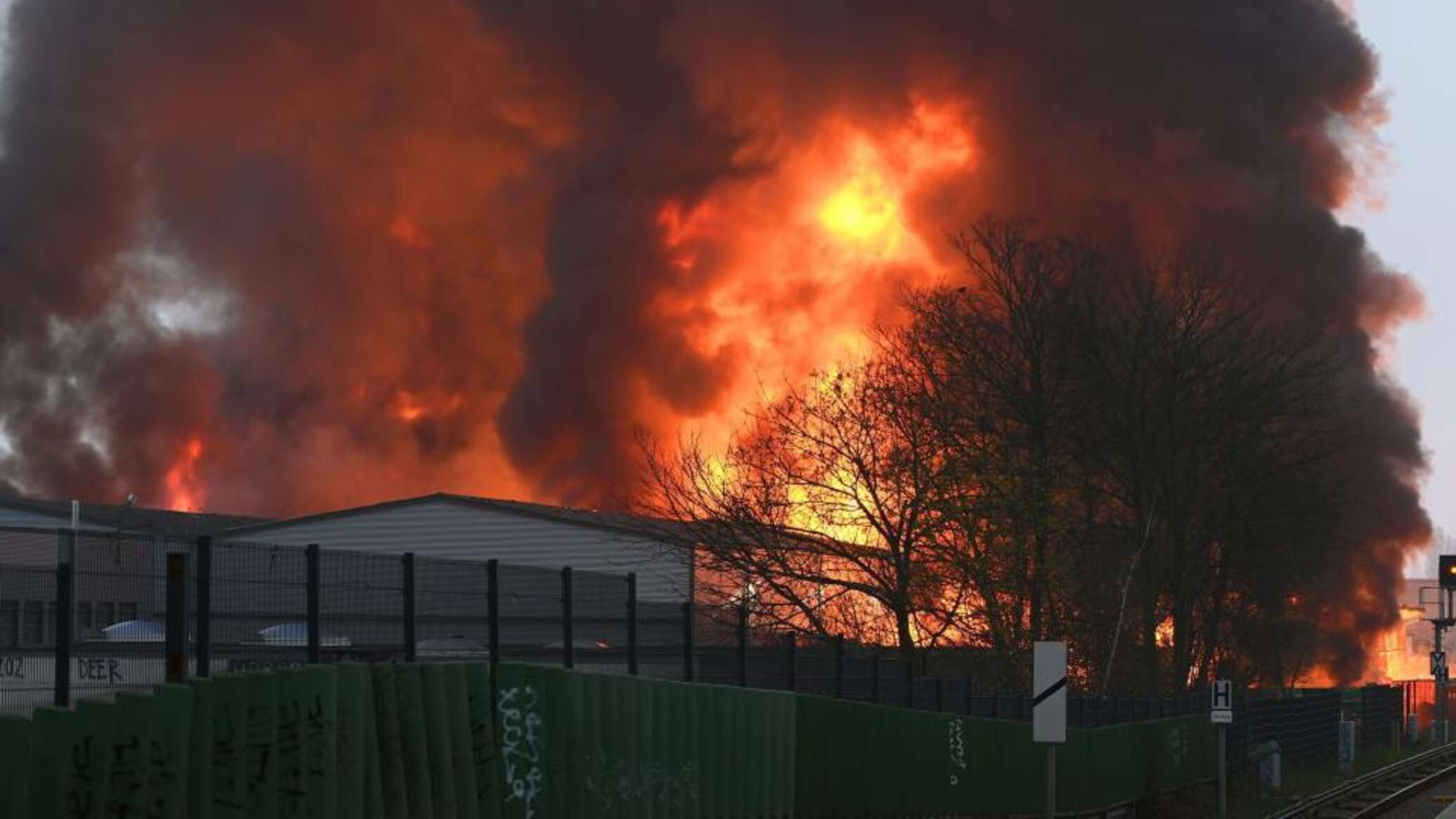 Гамбургте өртке байланысты төтенше жағдай жарияланды