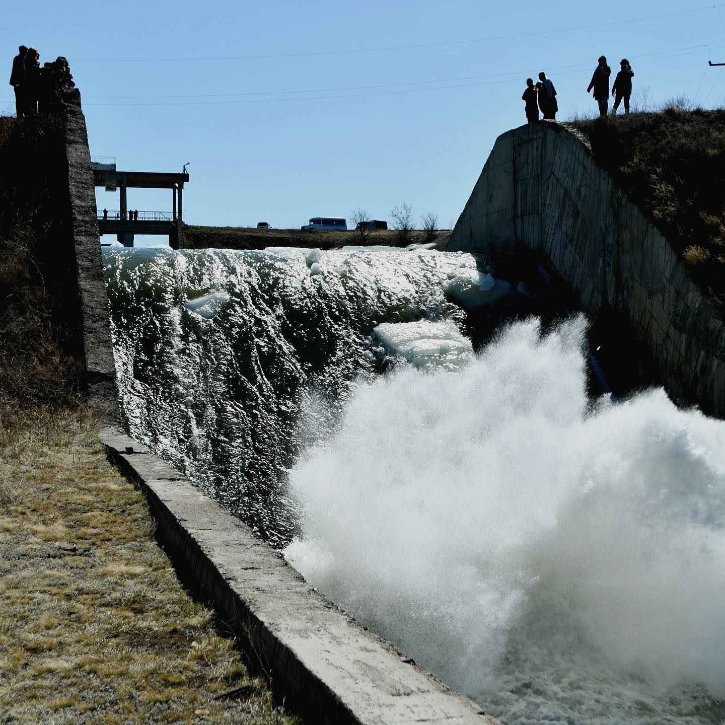 Шідертіден асып, Шығанаққа жетеді