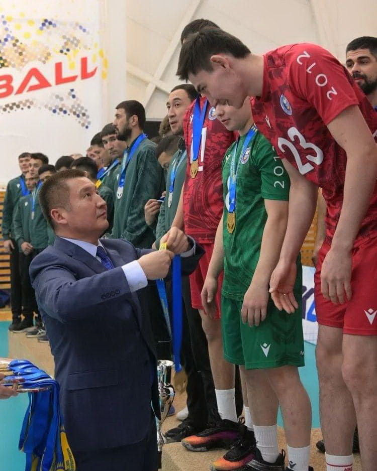 Алғашқы алтын