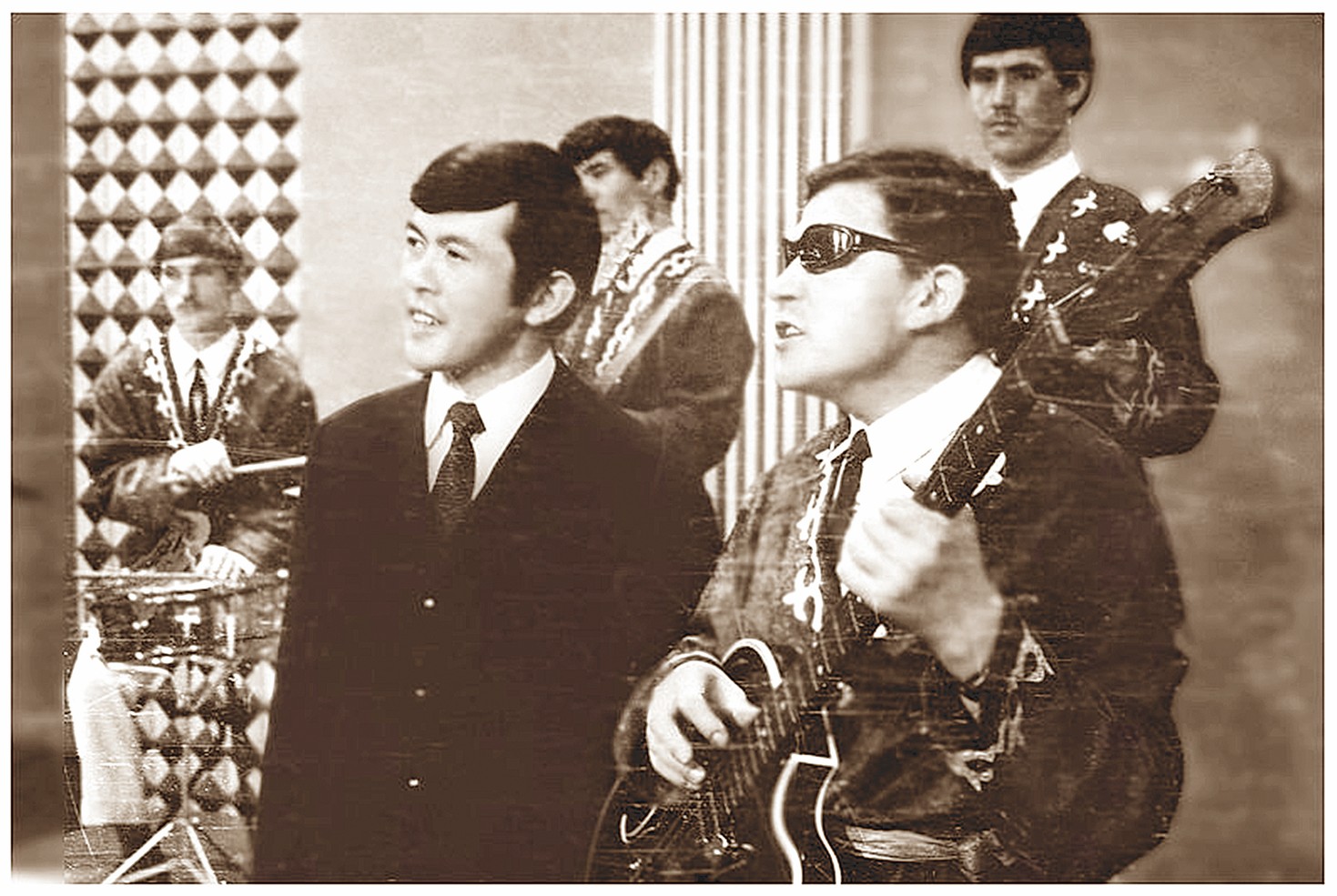 «Ана туралы баллада» Бұл әннің алғашқы мәтіні басқаша болған