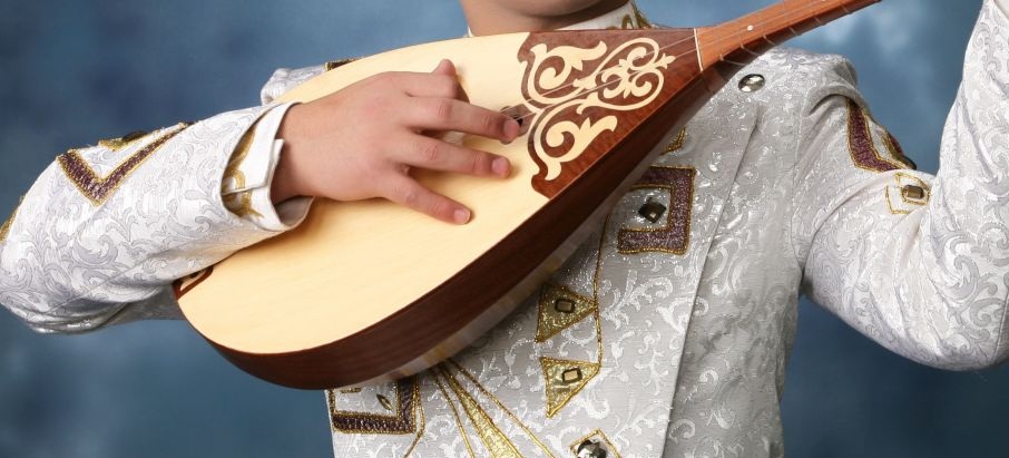 Ресей домбырашылары Құрманғазының «Адай» күйін орындады