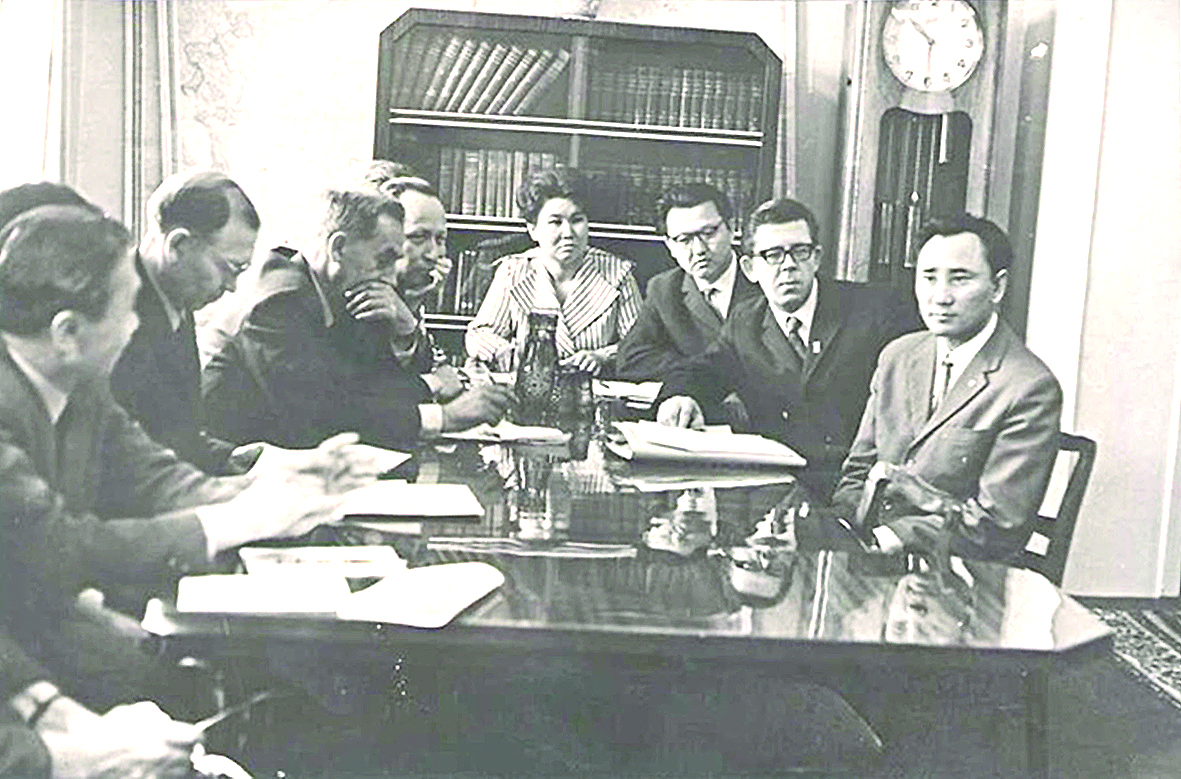 «Дос-Мұқасанның» деканы