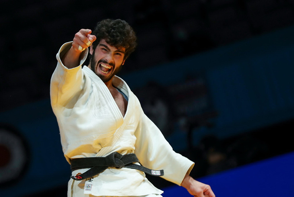 Жеңілістен көз ашар емеспіз