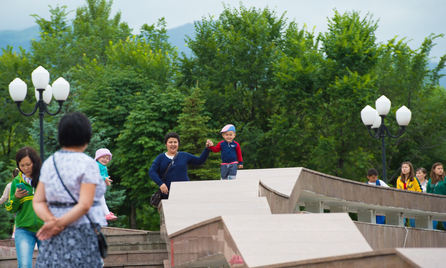 «Деміккен» демография