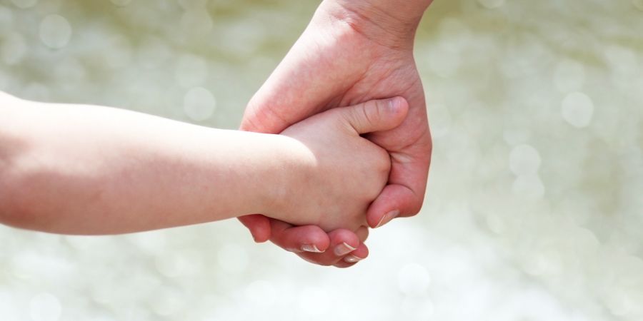 Қазақстанда қалай бала асырап алуға болады?