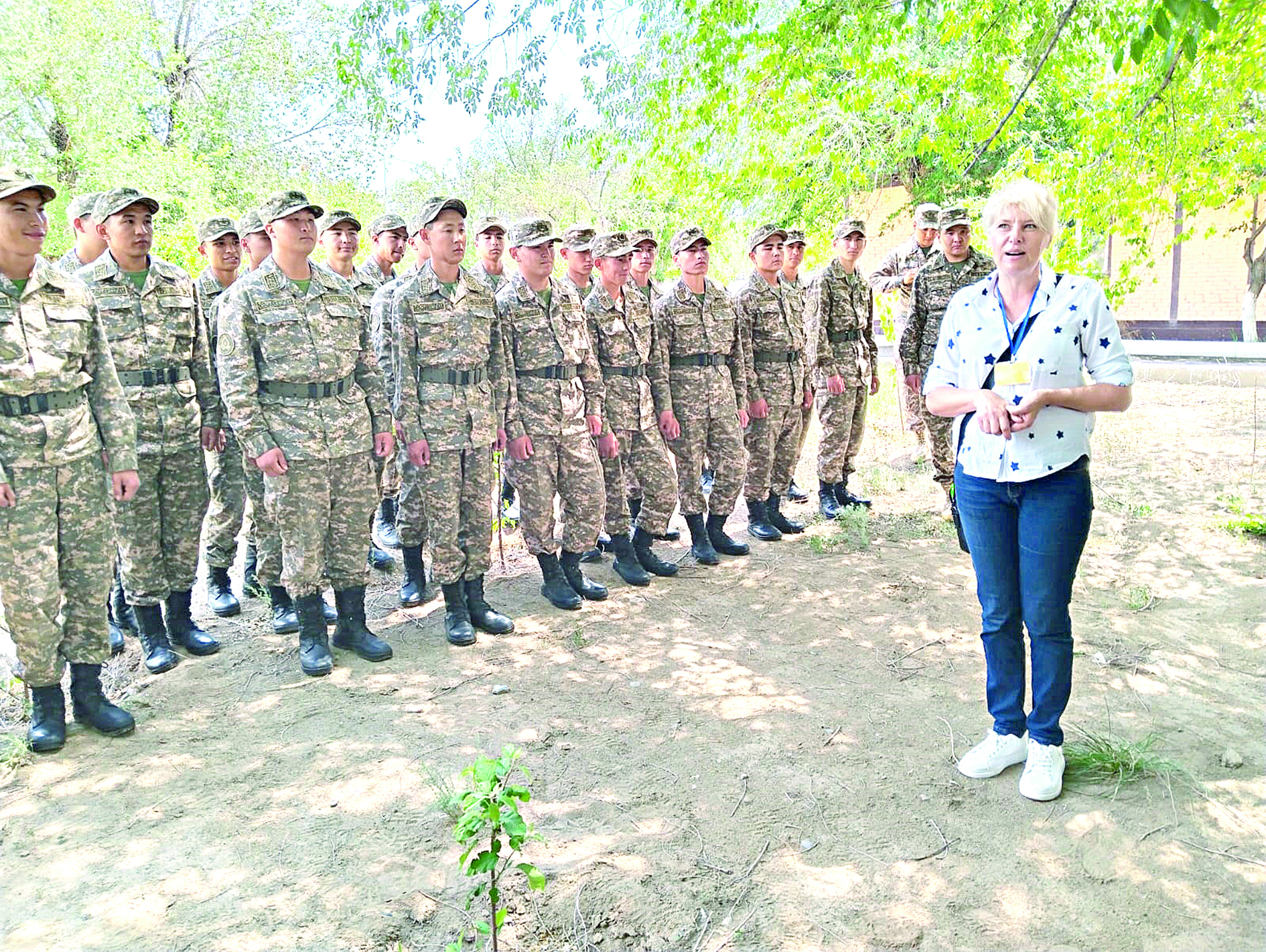 Әскерилер де аналар кеңесіне зәру