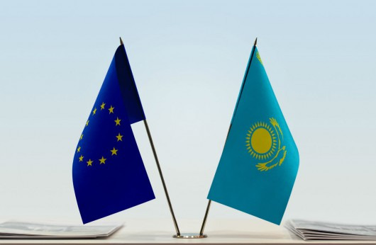 Қарт құрлықпен байланыс