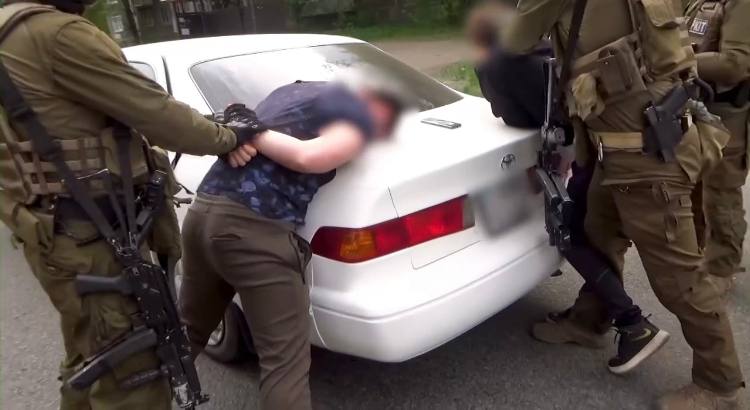 Өскеменде есірткі тасылмалдаумен айналысқан курьер ұсталды