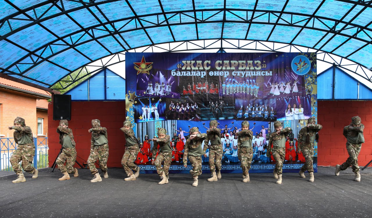 Балалар ауылындағы мереке