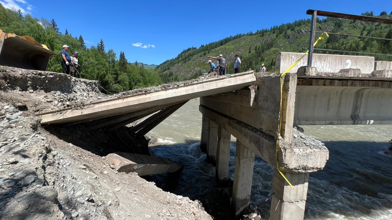 Күн күрт ысып, көпір құлады