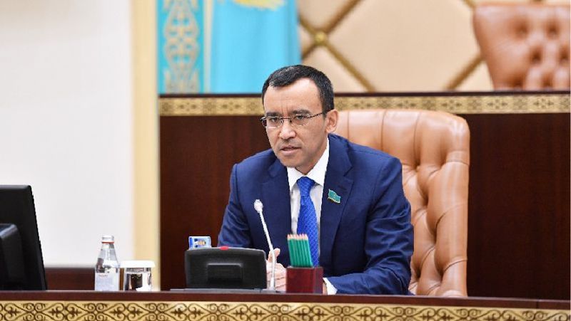 Мәулен Әшімбаев алапат өрттен көз жұмған азаматтардың туыстарына көңіл айтты